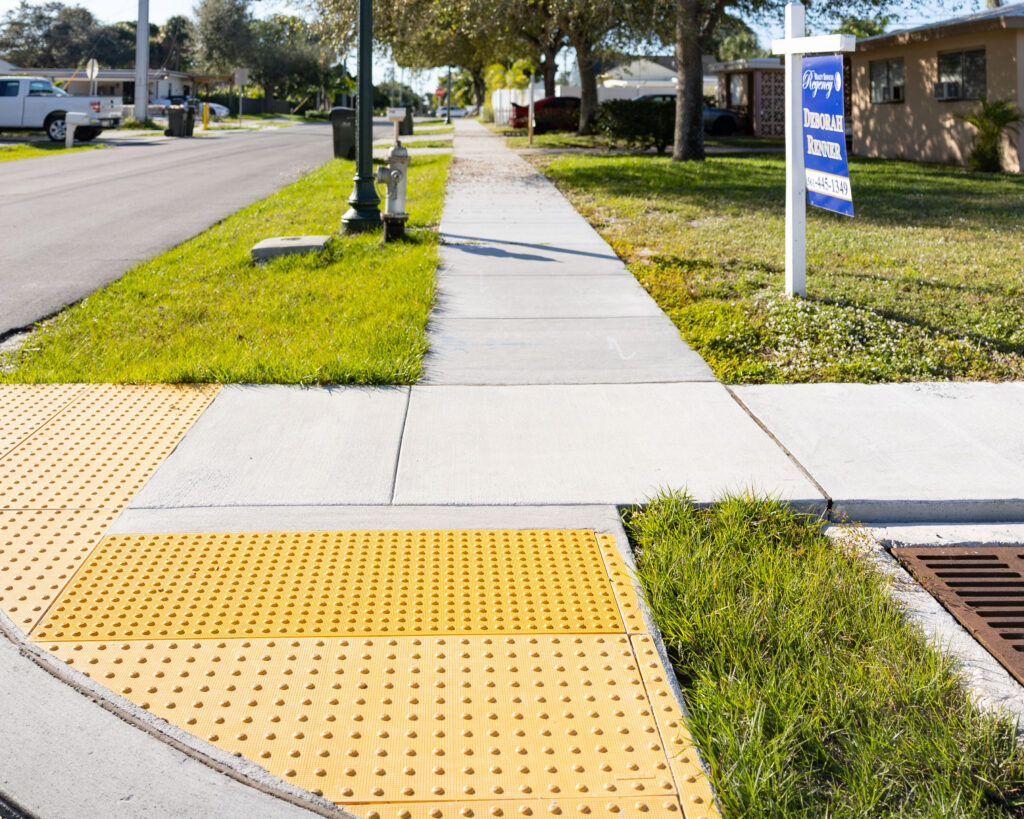 Pedestrian ramps in Osceola Park